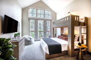 4 habitaciones, tabla de planchar con plancha y cuna de viaje 