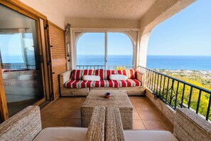 Property grounds - Breizas Family House – Pool, Ocean Views & BBQ, Breizas House with Private Pool (Alcossebre)