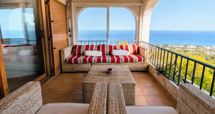 Breizas Family House: Pool, Ocean Views and more!, Breizas House with Private Pool