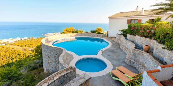 Pool - Breizas Family House – Pool, Ocean Views & BBQ, Breizas House with Private Pool (Alcossebre)
