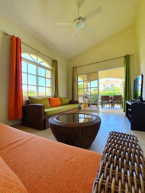 TV - 9BD guest-friendly complex in central Sosua, 2 pools, WiFi/AC/cable TV/BBQ (Sosúa)