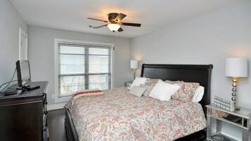 1 bedroom, desk, iron/ironing board, free WiFi