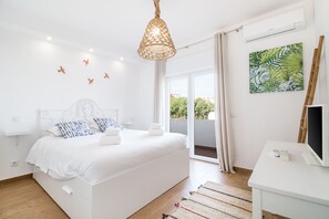 3 Schlafzimmer, Zimmersafe, Schreibtisch, Bügeleisen/Bügelbrett