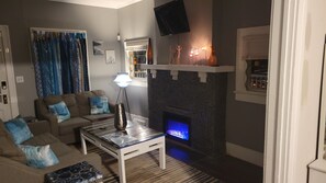 Smart-TV, Kamin, Stereoanlage, Arbeitsbereiche