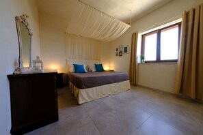 5 camere, ferro/asse da stiro, culla da viaggio, Wi-Fi gratuito