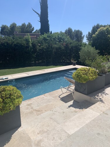 Short-term rental just outside Aix en Provence