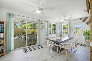 Dining - Casa Mandala -🌞Remodeled Pool Home near the Beach (Sarasota)