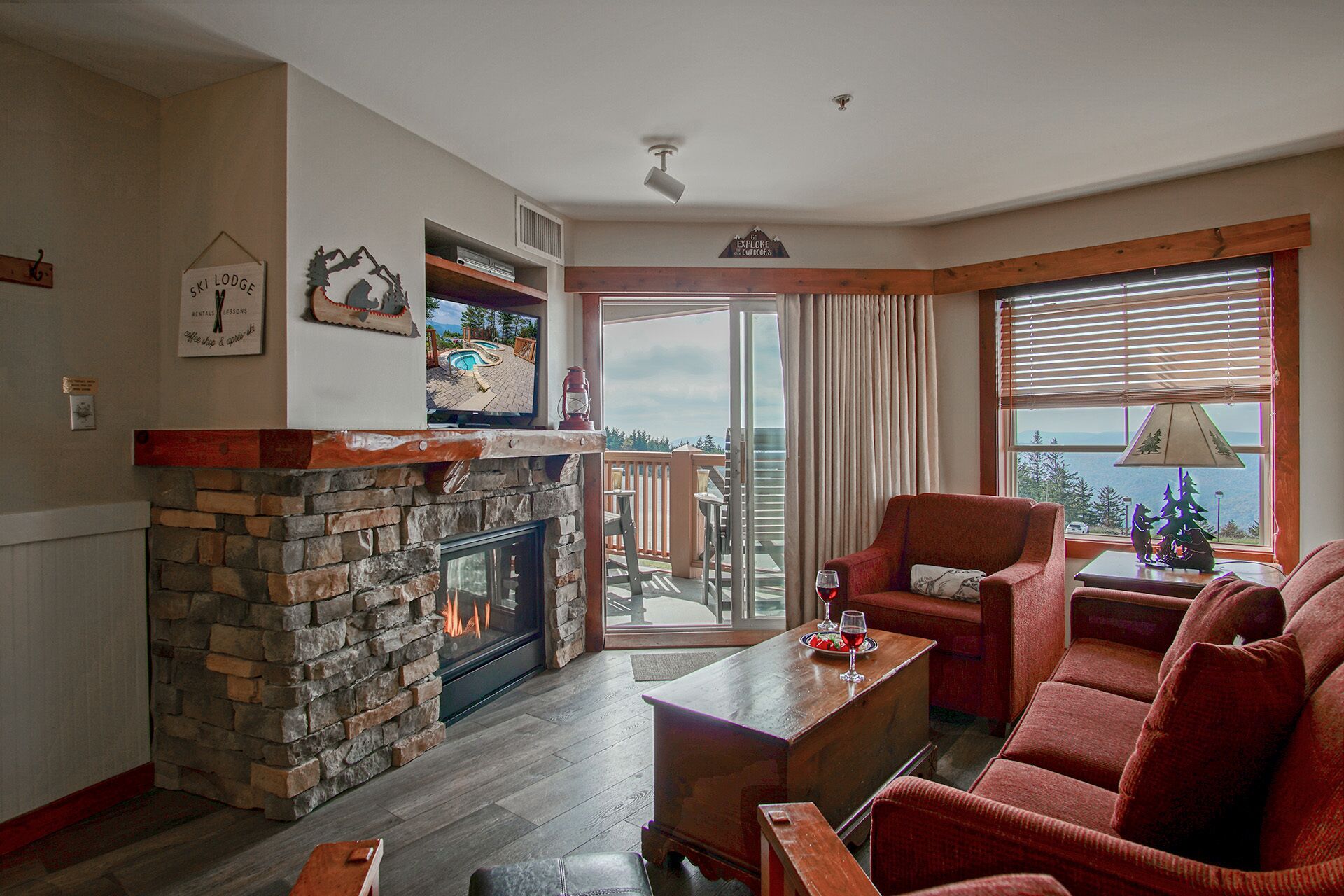 Rimfire 246:  1BR: Slope Side! Hot Tub! Tastefully Decorated