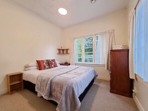 3 Schlafzimmer, Schreibtisch, Bügeleisen/Bügelbrett, kostenloses WLAN