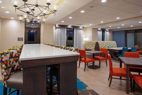 Lobby. Hampton Inn Union City