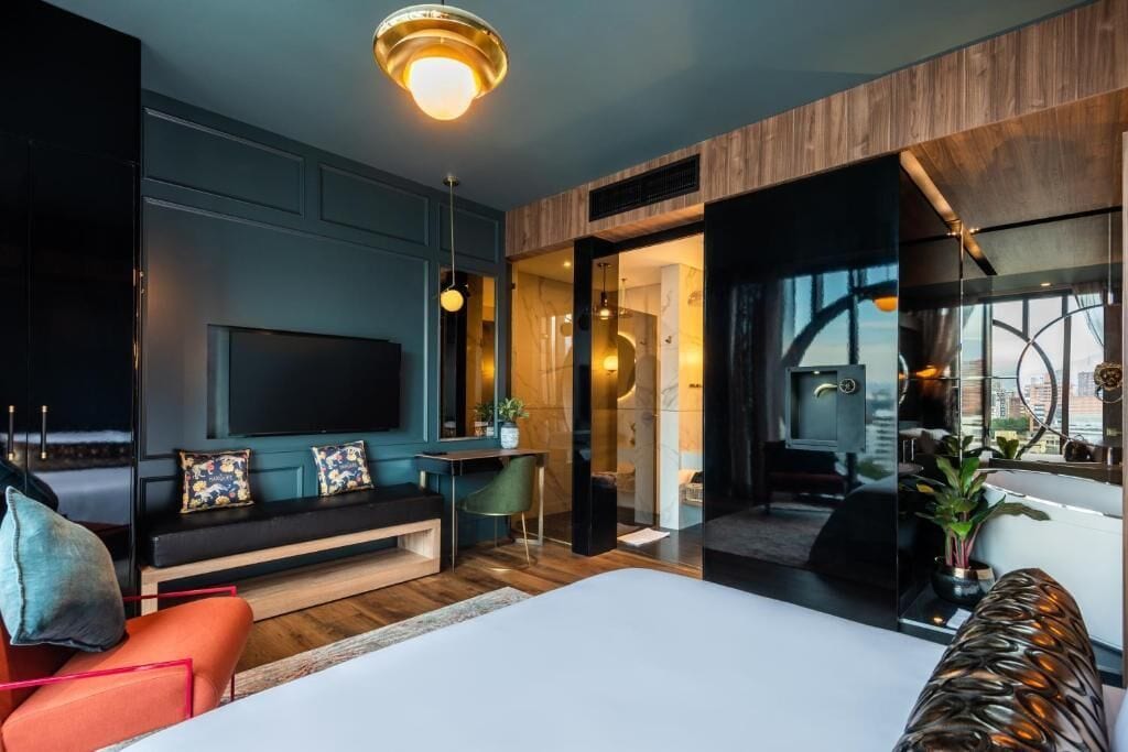 Luxury Penthouse - City Views | In-room safe, desk, blackout drapes, iron/ironing board