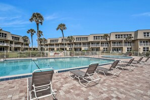 Pool - Picturesque, High End Vaca Condo, Atlantic Views from all corners. Sunset Deck  (St. Augustine)