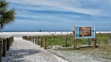 Beach nearby, sun loungers, beach towels