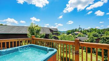 Tina de hidromasaje al aire libre