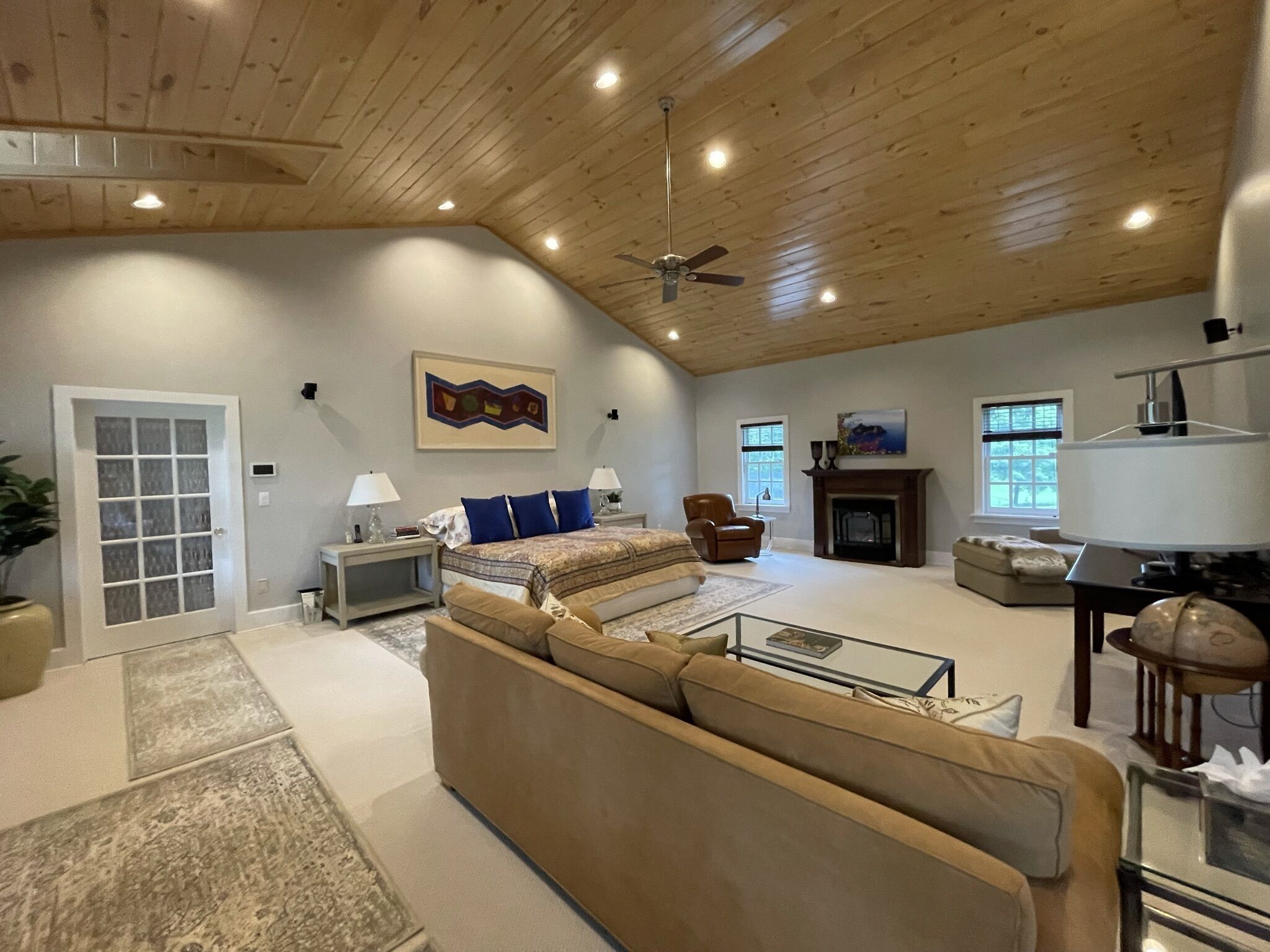 智能电视、桌上足球、乒乓球、办公室