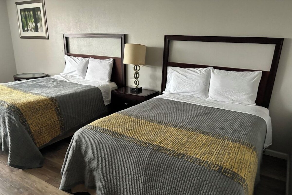 WiFi (free), bed sheets