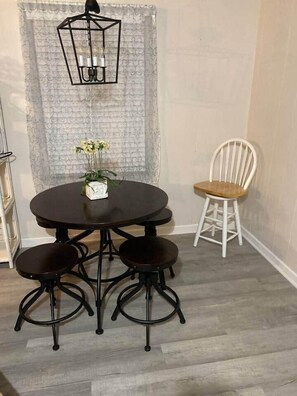 Dining - Latitude pet friendly beach retreat, heated pool (North Myrtle Beach)