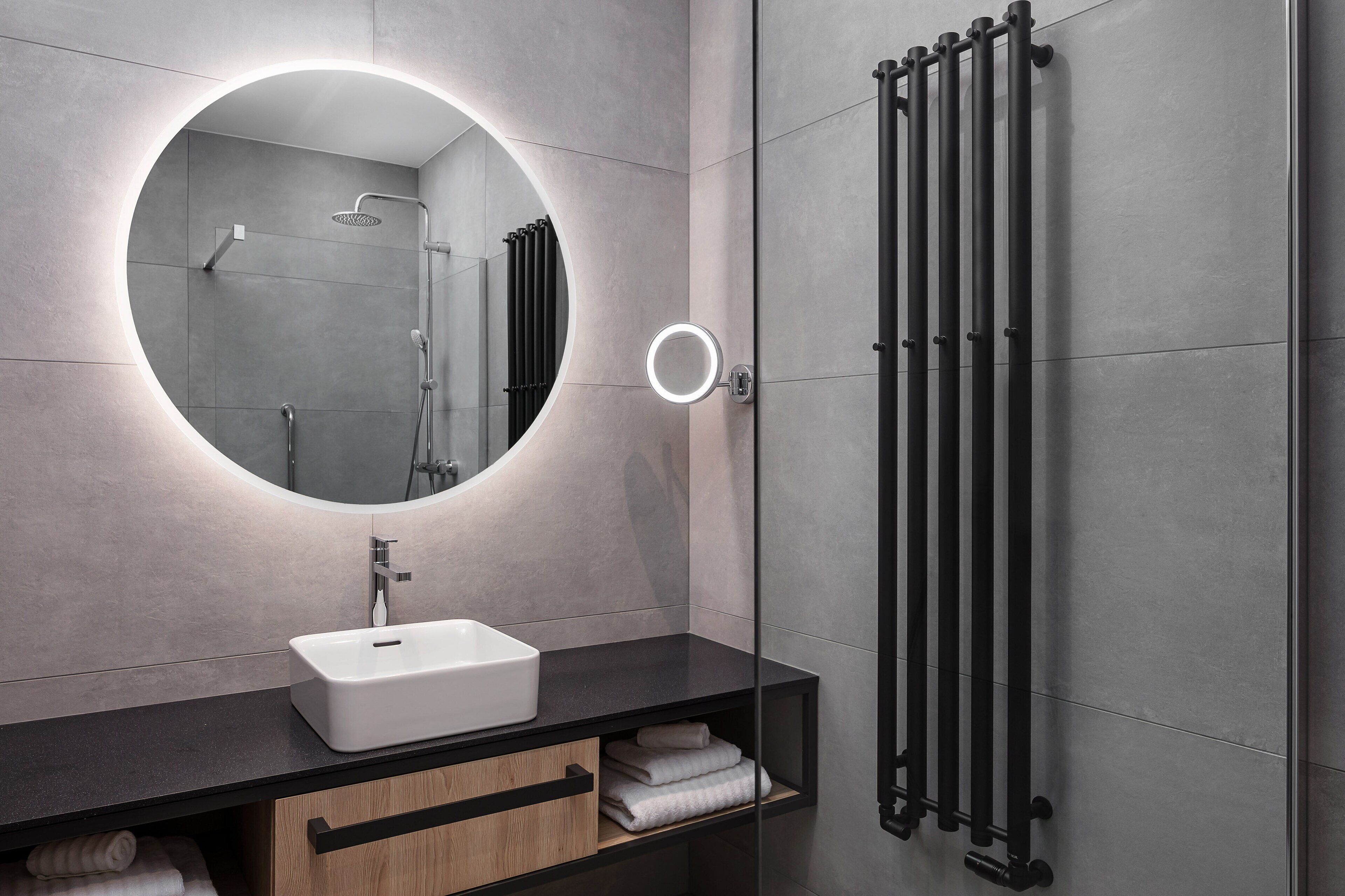 suite, 1 bedroom, balcony | bathroom | hair dryer, towels, soap, shampoo