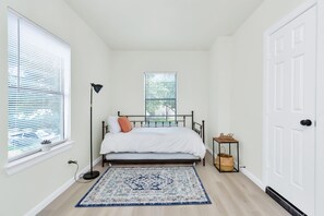 10 bedrooms, desk, WiFi