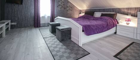 1 bedroom, iron/ironing board, WiFi, bed sheets