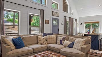 TV, fireplace, DVD player, offices