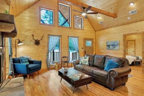 TV, fireplace, offices - Secluded Cabin Getaway w/Hot Tub & Games (Broken Bow)