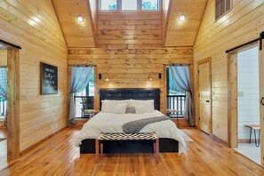 1 bedroom, WiFi, bed sheets - Secluded Cabin Getaway w/Hot Tub & Games (Broken Bow)