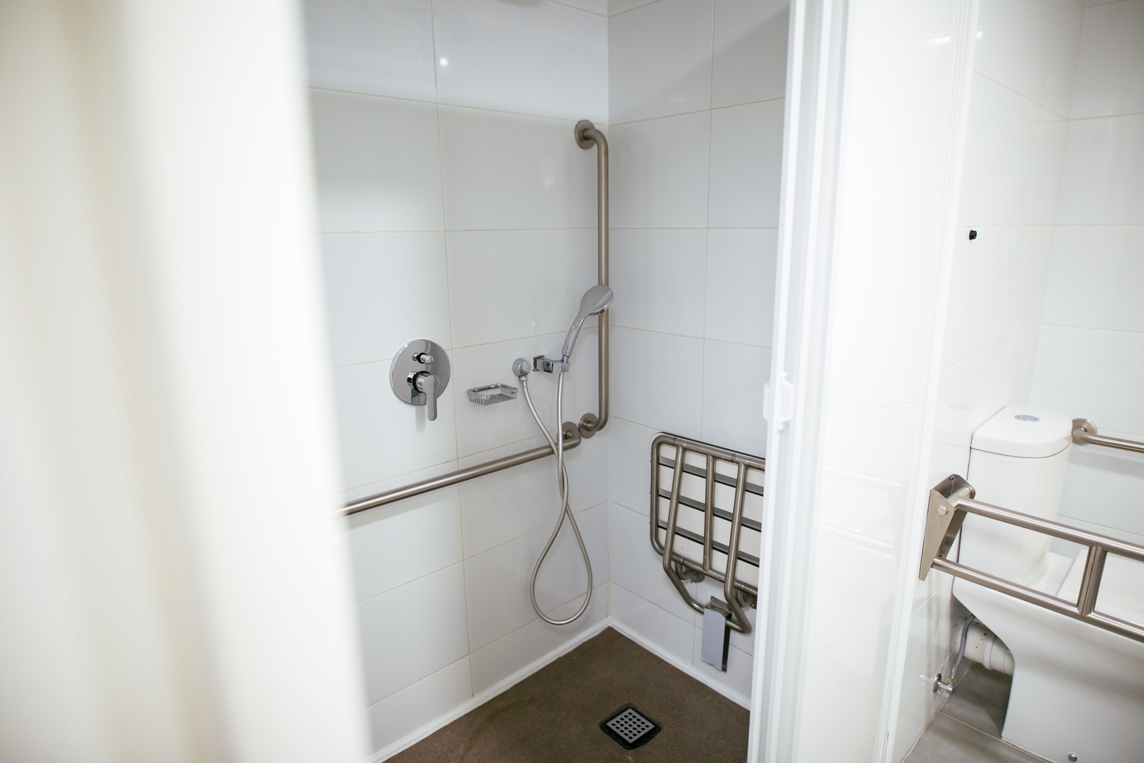 room, 1 king bed, city view | bathroom | towels, soap, shampoo, toilet paper