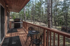Studio (3 Bedrooms) | Property amenity