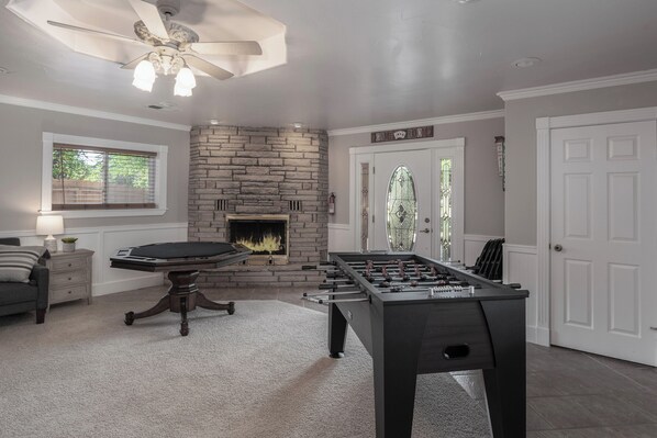 Studio (3 Bedrooms) | Property amenity