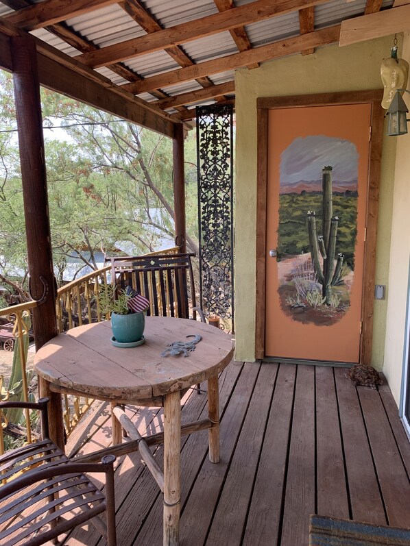 Outdoor dining - MEXICASA, Colorful South of the Border charm, Wickenburg AZ, 1of 3 casitas (Wickenburg)