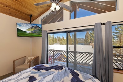 HUGE LAKE LODGE- 6BD,4BATH, 5 KING BEDROOMS! LAKE VIEWS - KAYAKS #5709