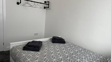 2 Schlafzimmer, Bügeleisen/Bügelbrett, Reisekinderbett, kostenloses WLAN