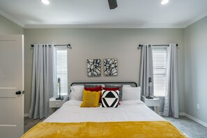 4 bedrooms, desk, laptop workspace, free WiFi - 4 bedroom 2 bath Sleeps 8 (Longview)