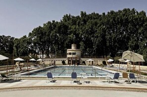 室內泳池、室外泳池