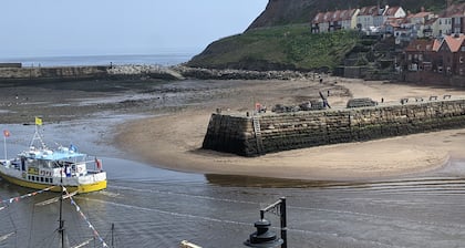Whitby Sea View Cottage