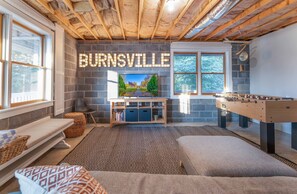 Game room - Stunning Mtn Sunsets! Hot Tub+Fire Pit, Mtn Views, Sauna, Grill, Close to AVL! (Burnsville)