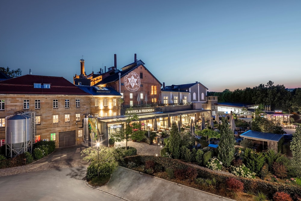 Liebesbier Urban Art Hotel image