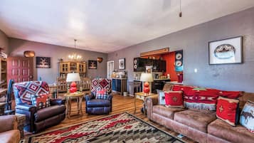 Studio (3 Bedrooms) | Fasilitas properti