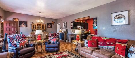 Studio (3 Bedrooms) | Property amenity