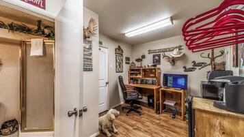 Studio (3 Bedrooms) | Fasilitas properti