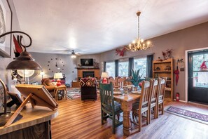 Studio (3 Bedrooms) | Property amenity