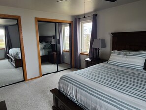 3 makuuhuonetta, silitysrauta/-lauta, vauvan matkasänky, ilmainen Wi-Fi