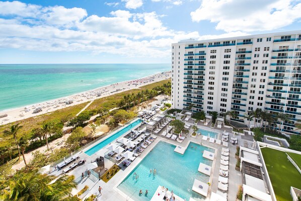 A heated pool - Luxurious 1/1 Ocean View Condo 1416 - Located at 1 Hotel & Homes South Beach (Miami Beach)