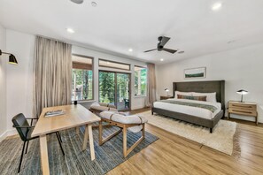 5 bedrooms, desk, WiFi, bed sheets