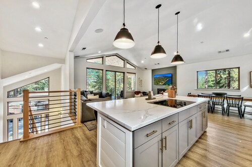 High Meadow Luxury 5BR,3BA- 8 Min to Heavenly