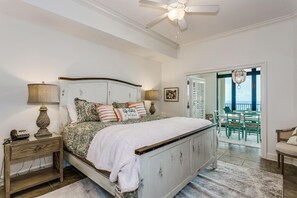 4 bedrooms, free WiFi, bed sheets, wheelchair access