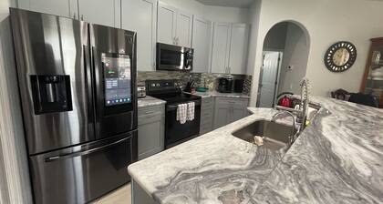 BEAUTIFUL HOUSE NEAR BEACH w/ Private Heated Pool, Wi-Fi+MORE