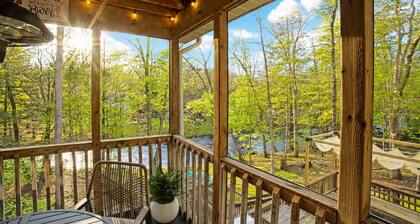 Streamside Family Lodge w/ fireplace, game room, sauna, multiple pools & skiing