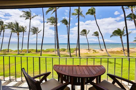 Outdoor dining. Exceptionally Remodeled Oceanfront, Sunsets, A/C, King bed Hale Kai O Kihei